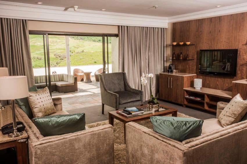 Drakensberg Sun Resort Cathkin Park 외부 사진